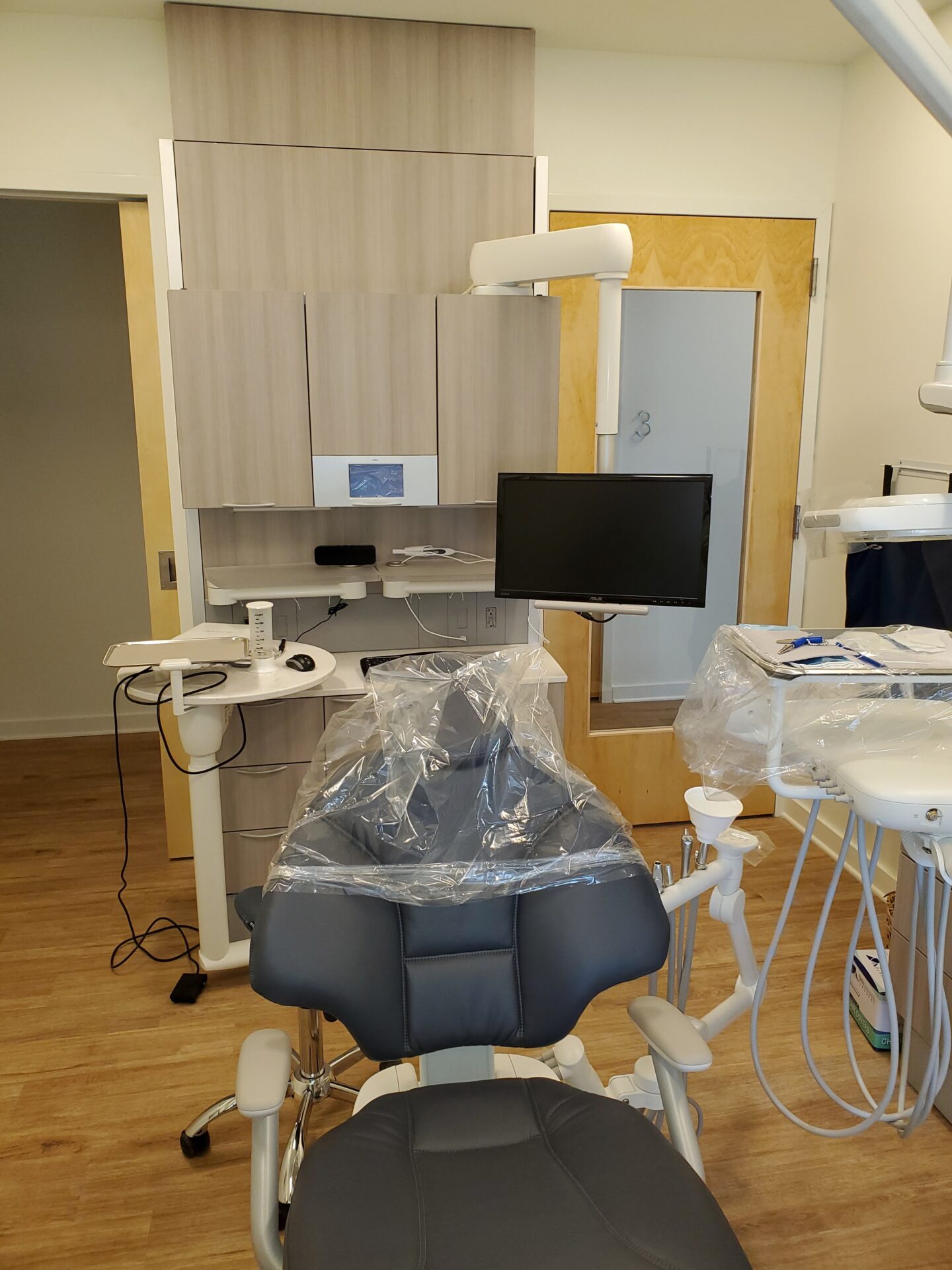 A Dentist Working Room With Every Equipment